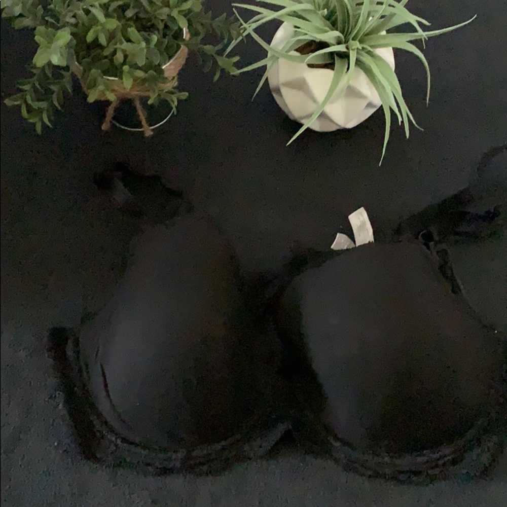 Victoria’s Secret lined Demi 38C